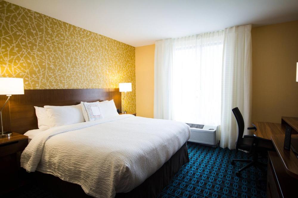 Guest Room, 1 King interior